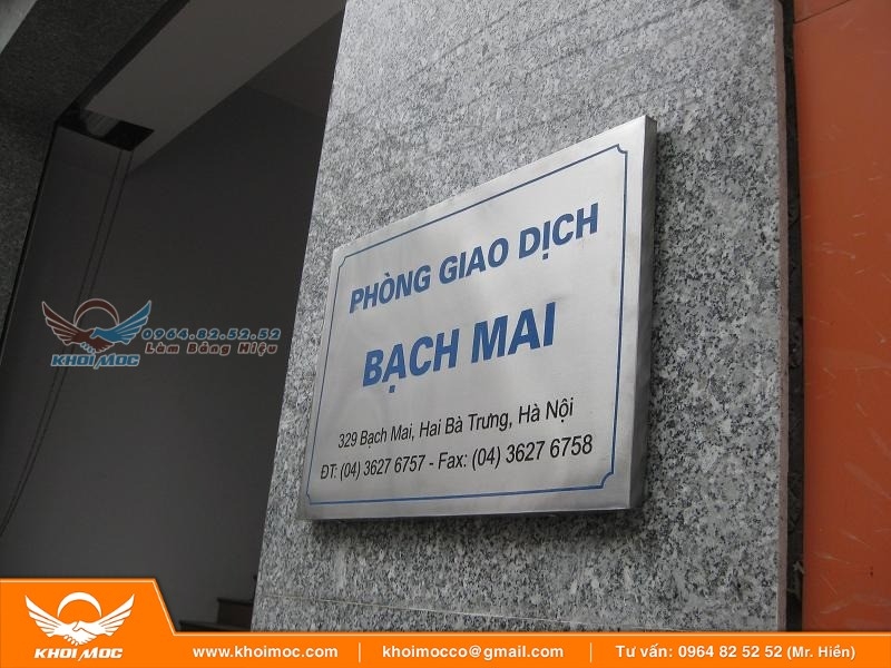 Quy trình gia công bảng hiệu inox ăn mòn tại Khởi Mộc Decor ad2w