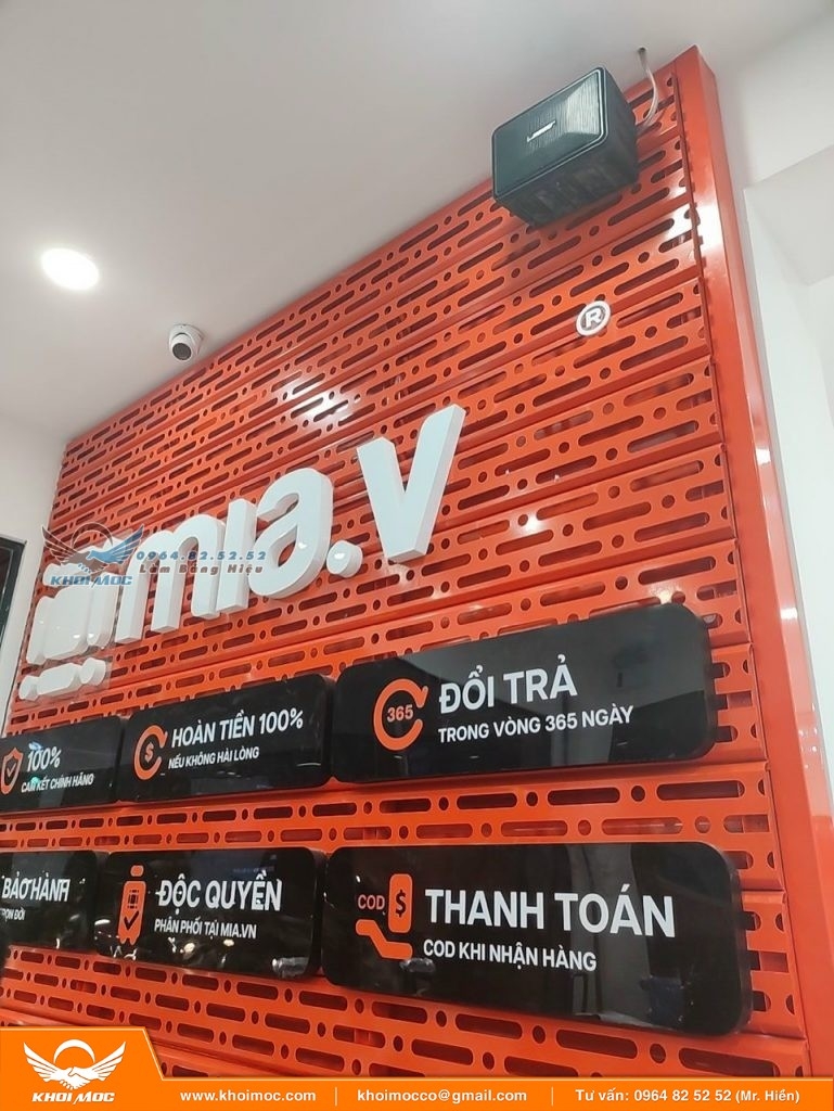 bảng hiệu tôn đột lỗ2