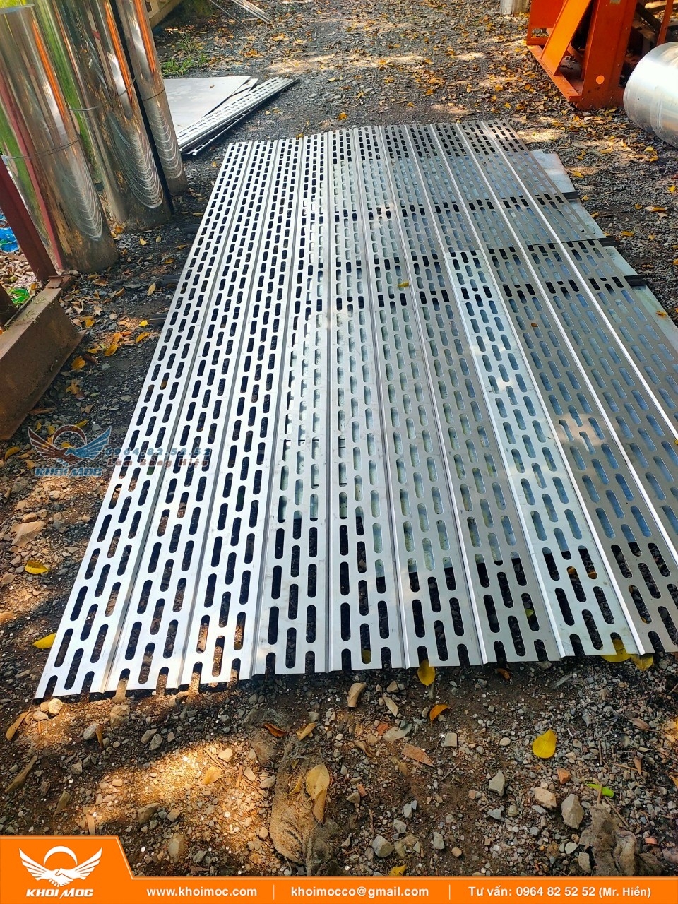 bảng hiệu tôn đột lỗ9 2a9ss