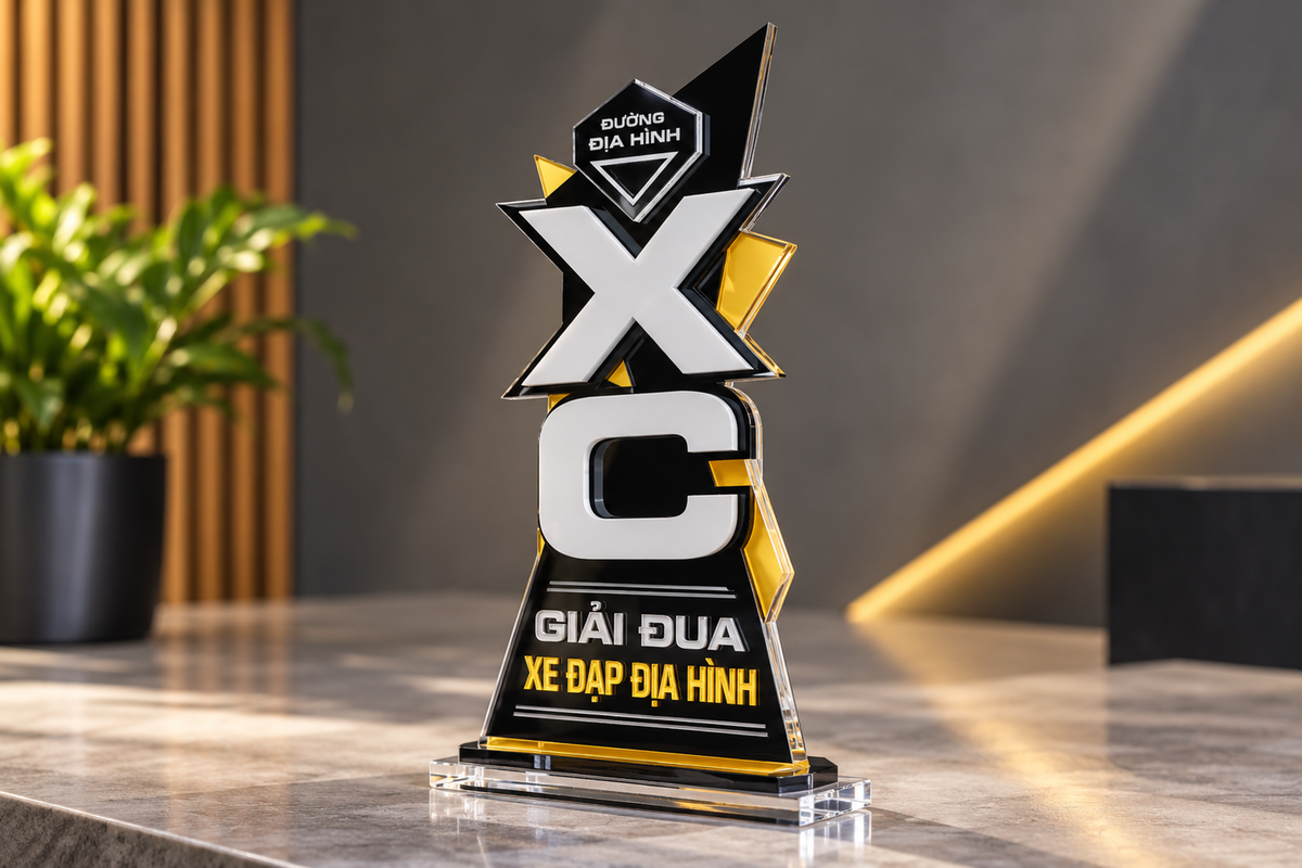 Cúp mica giải đua xe đạp địa hình